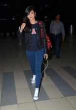 Shruti Hassan snapped at airport post the GAP launch in Bangalore on 25th Sept 2015